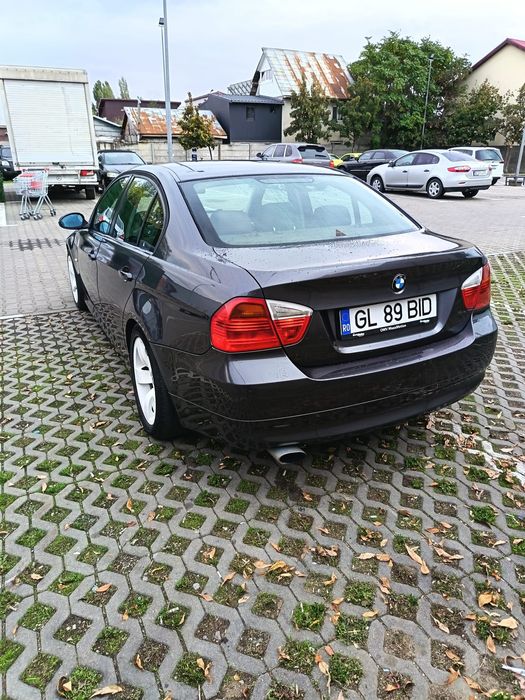 Bmw E90 2.0d 2008 xenon recaro navi PREȚ MIC!!!