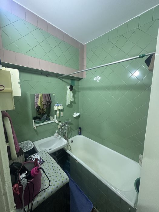 Uy sotiladi! Dom 2/8/9 asia.uz yonida