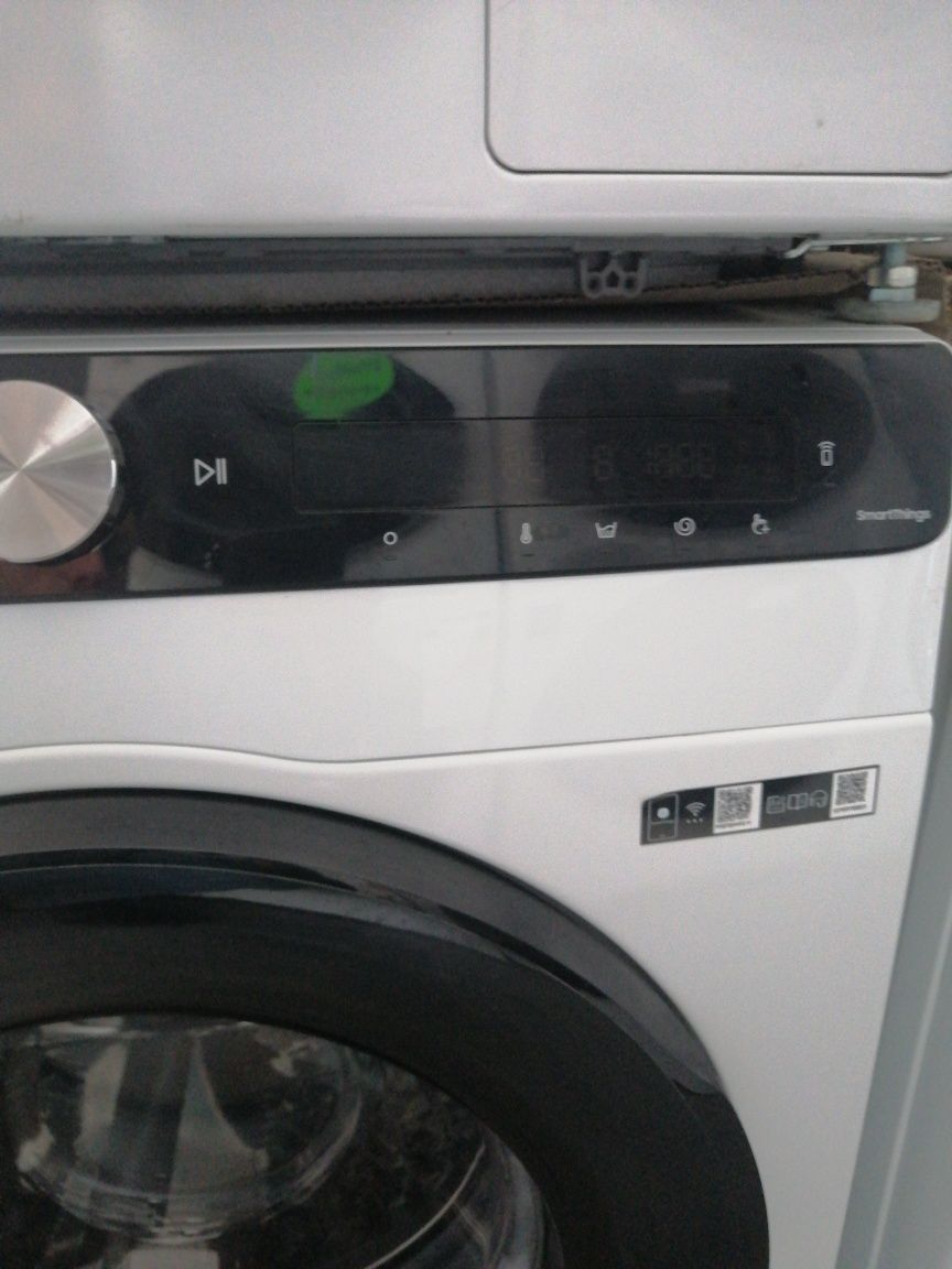 Mașina de spălat haine(SAMSUNG)