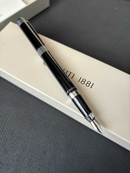Stilou Cerruti 1881