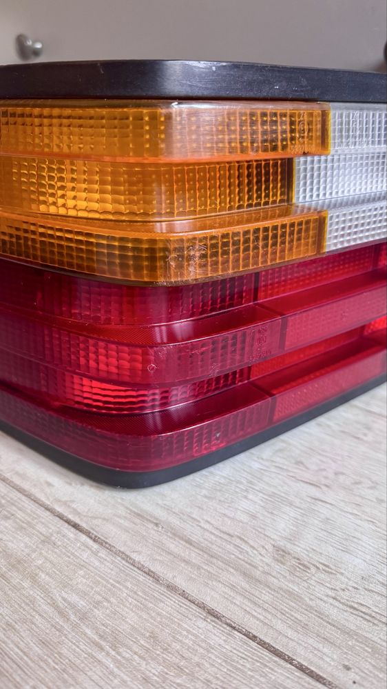 Ляв стоп за Mercedes W124 оригинален Hella