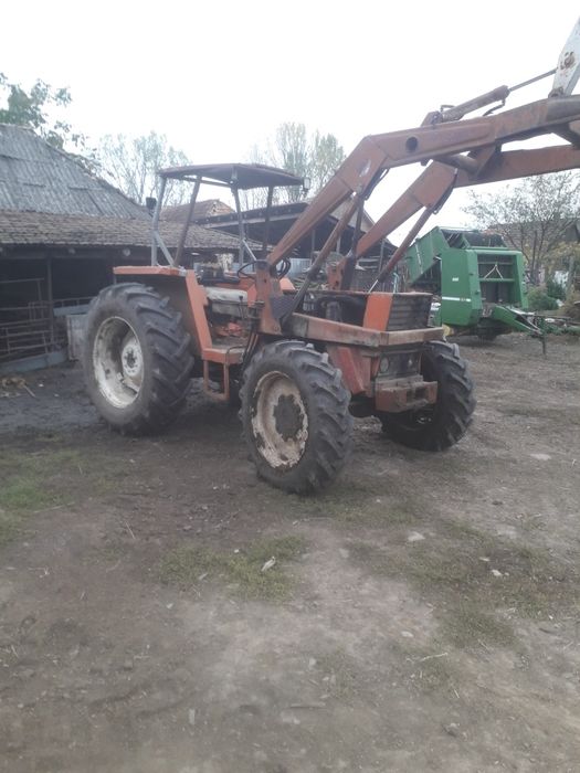 Vând tractor fiat 780 DT