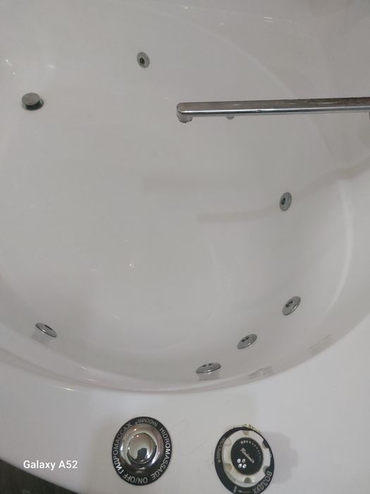 Продам джакузи в отличном состоянии, или  меняю на душевую кабину низк