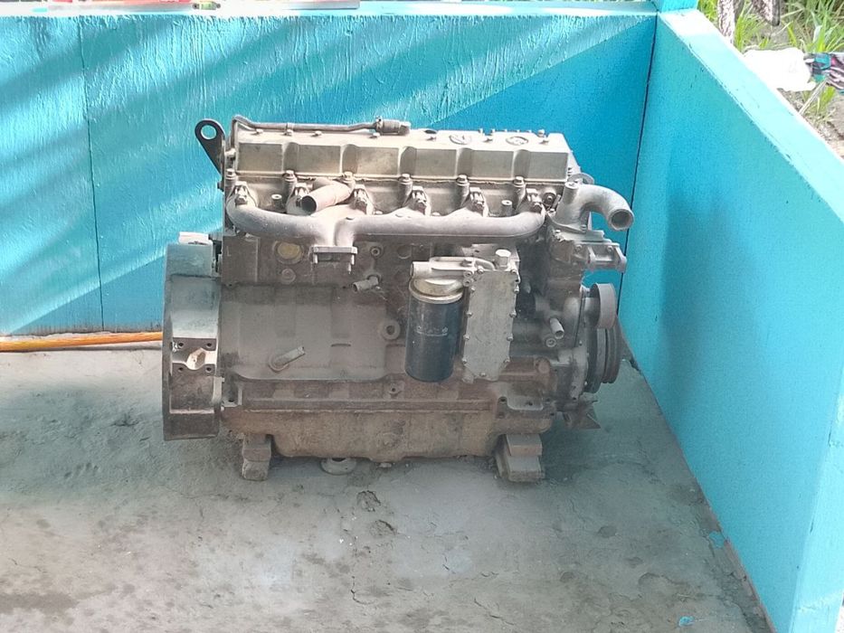 Каминз матор сотилади