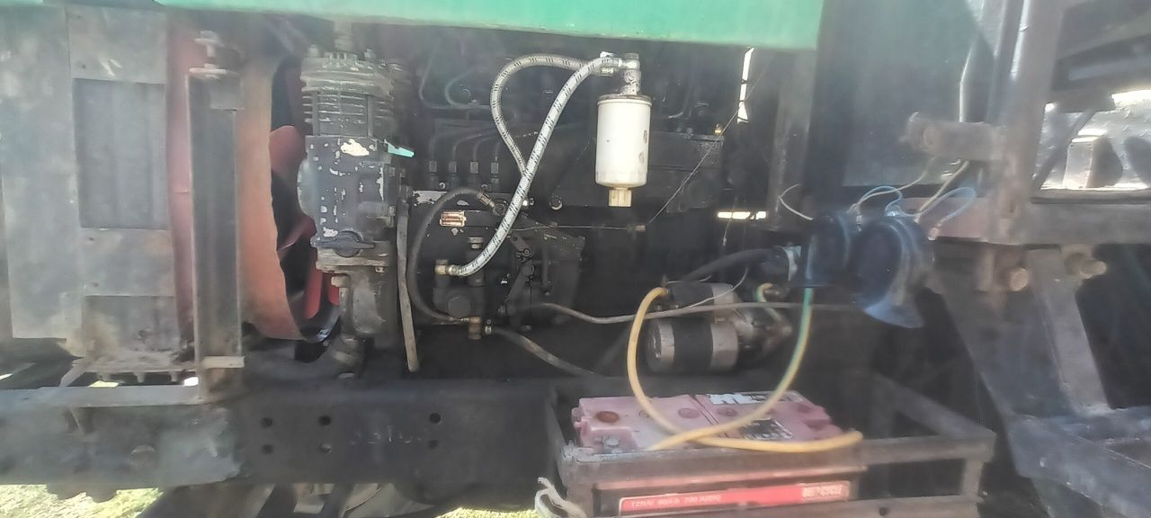 TTZ 8010 traktori