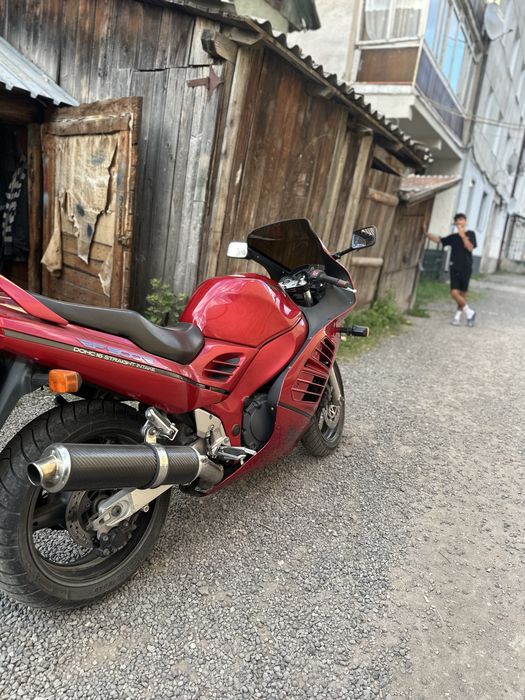Motocicleta suzuki Rf 900f
