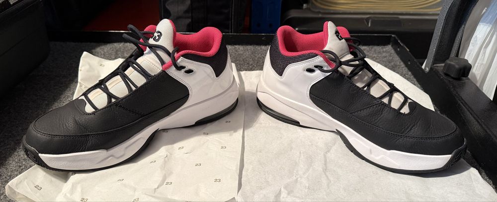 NIKE Jordan Max Aura 3