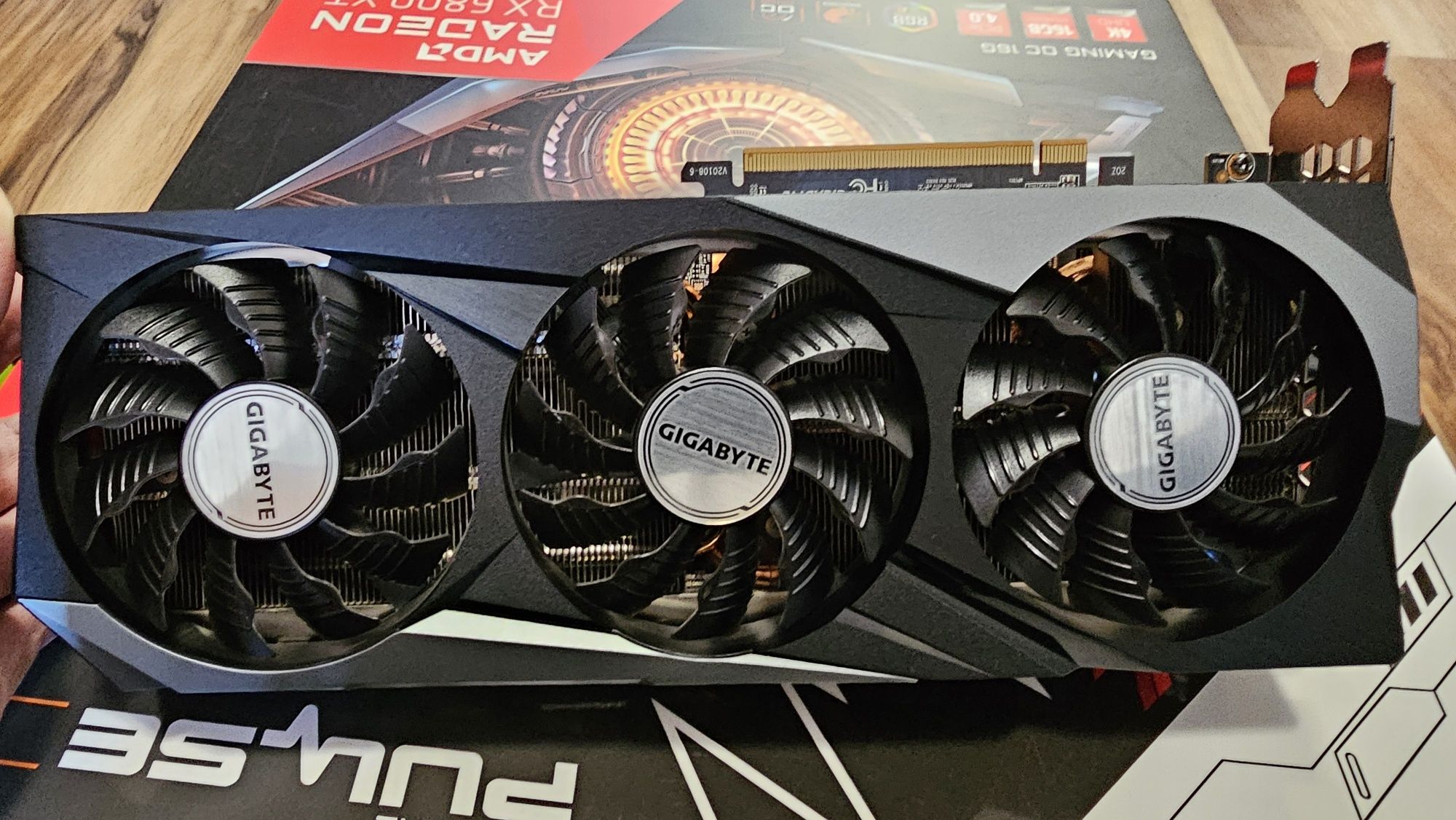 Продавам , разменям AMD RX 6800,6800xt,RTX3070-като нови !!