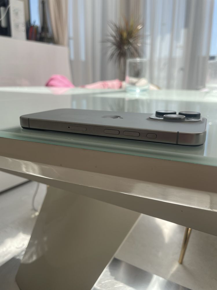 iPhone 15 Pro – 128 GB – IMPECABIL – Stare perfectă – 2.800 lei