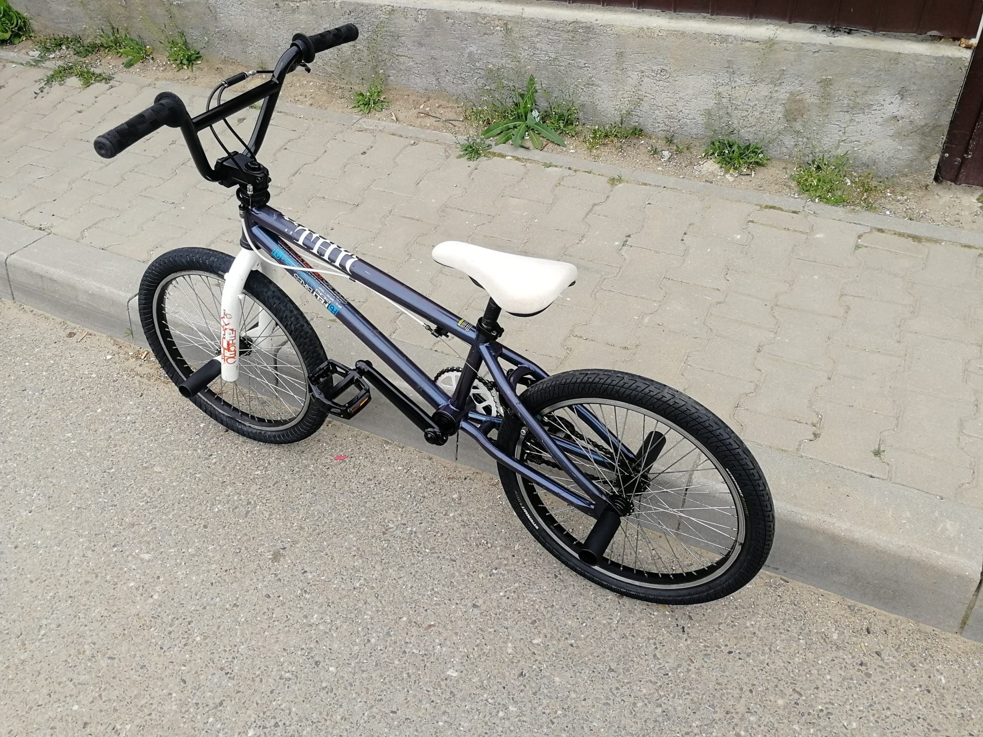 Bicicleta BMX , vând sau schimb