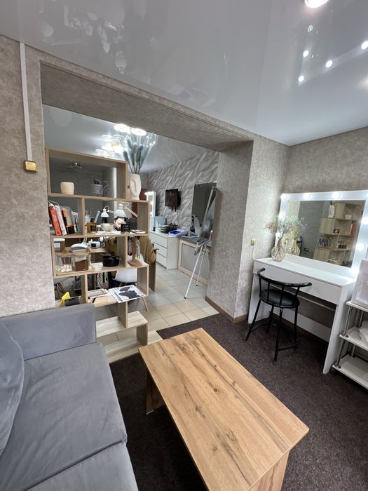 Продам действующую ногтевую студию