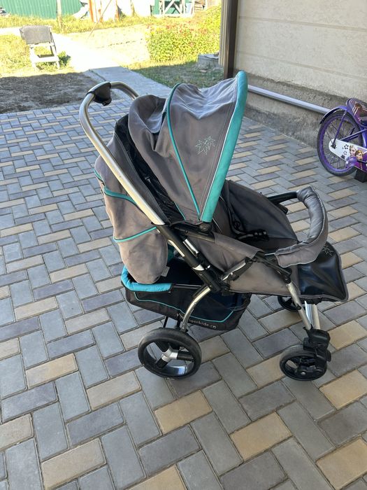 Продаётся детская прогулочная коляска