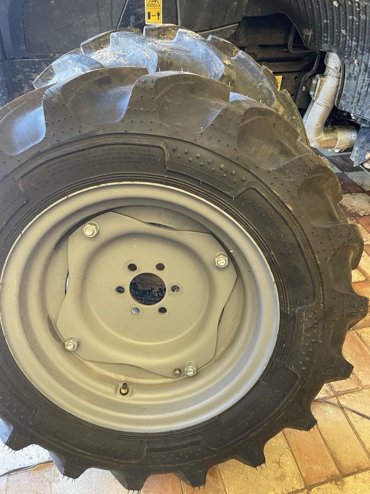 Нови гуми с джанти за трактор ALLIANCE 420/70R24 280/70R18