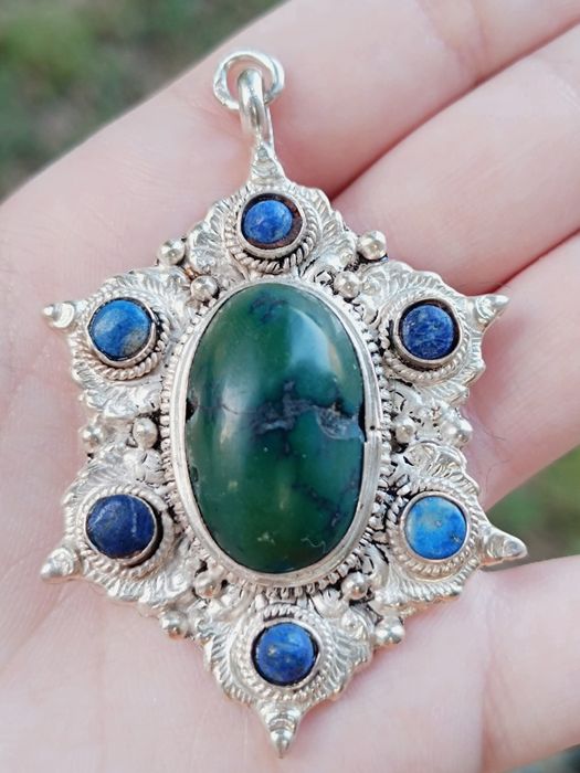 Vechi lant/colier, pandantiv tribal cu lapis lazuli si jad nefrit, JaA
