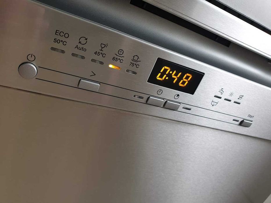 Инокс - Съдомиялна Miele - Auto Open - 14 Комплекта - Свободностояща