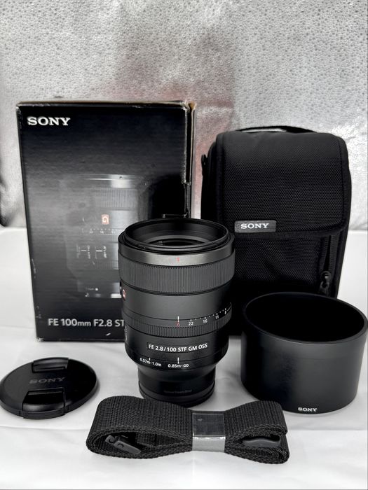 Sony FE 100mm f/2.8 STF OSS GM