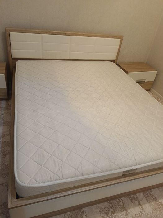 Продам двухспальную кровать