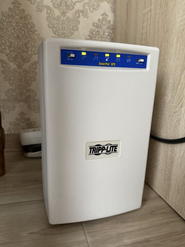 ИБП tripp-lite smart pro 1000
