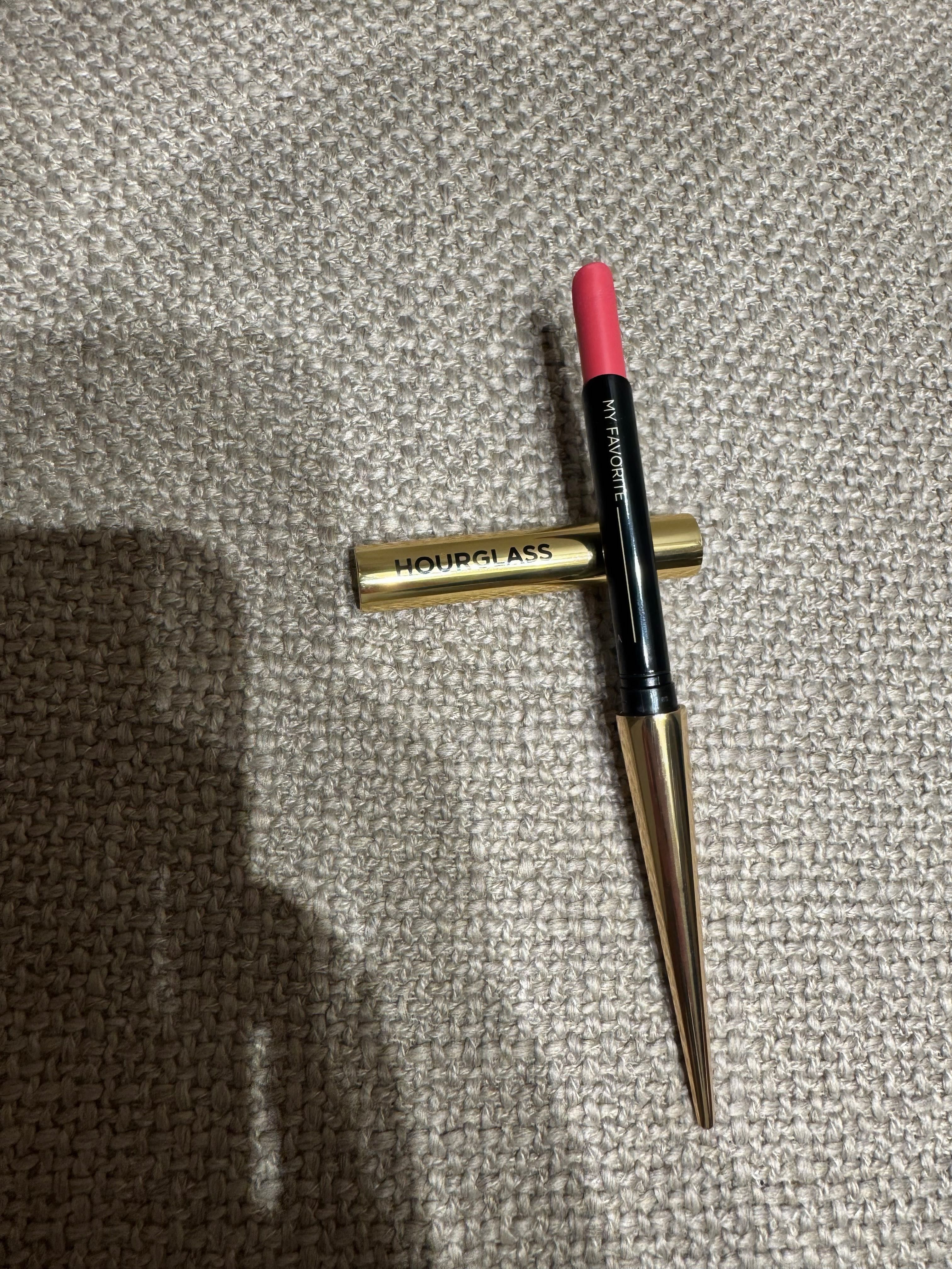 Yves Saint Laurent, Hourglass червило