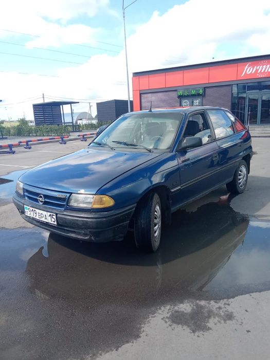 Автомобиль опель астра