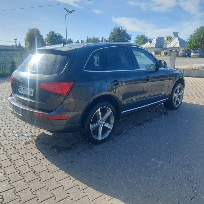 Vând Audi Q5 2013