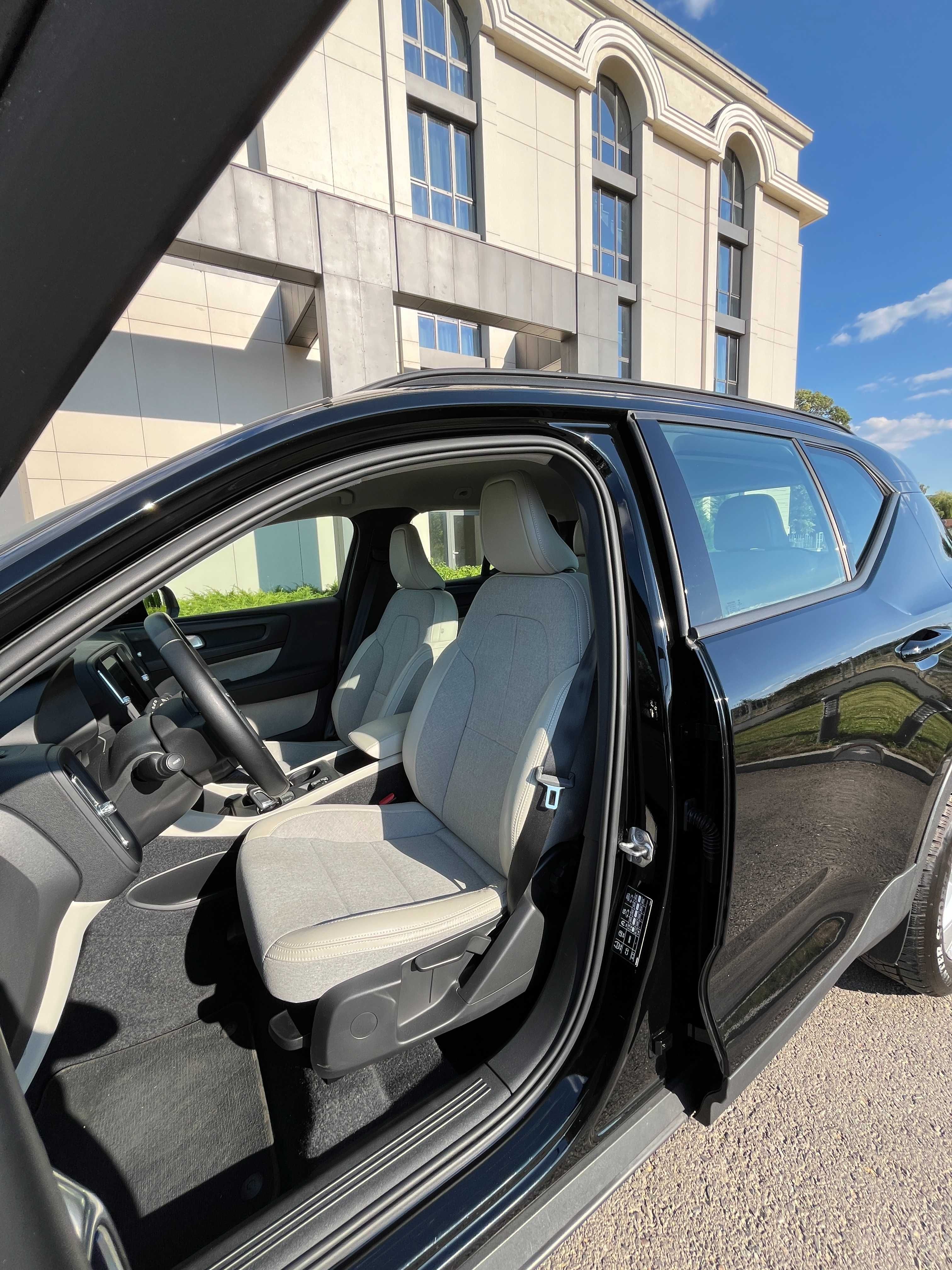 Volvo XC40 D3 НОВ ВНОС! Лизингов автомобил!