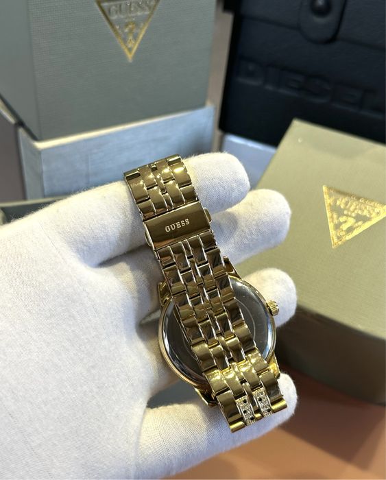 Дамски часовник GUESS GW0365L2 намален