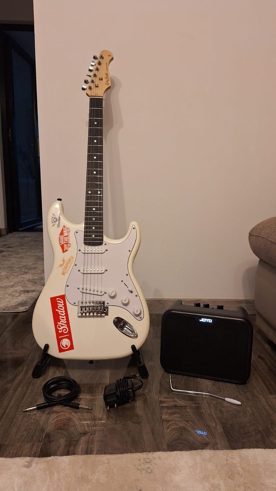 Chitara electrica Harley Benton ST20 +amplificator JOYO