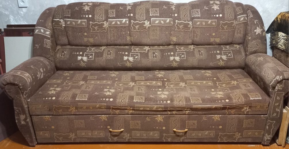 Продам диван + 2 кресла