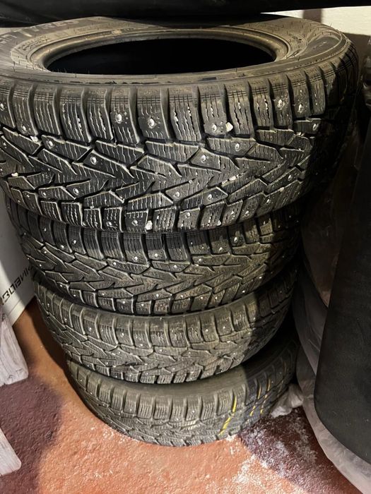 Продам зимние б/у шины  в отличном состоянии