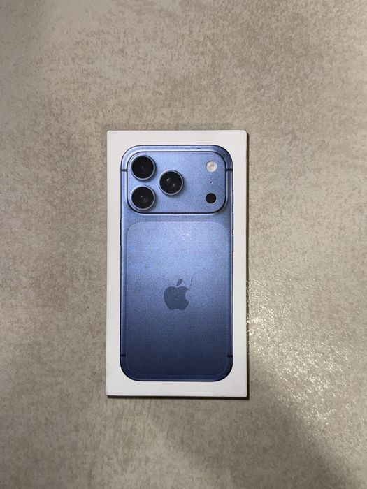 iPhone(айфон) 17 pro 256гб синий