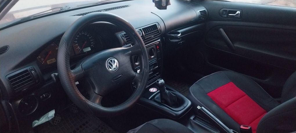 Vând vw passat b5 an 1998 1.6 benzina