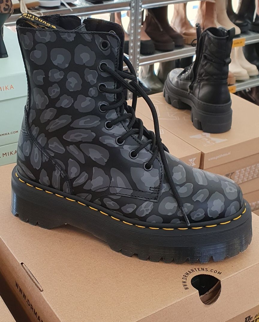 NOU!!! Ghete/Bocanci  Dr. Martens