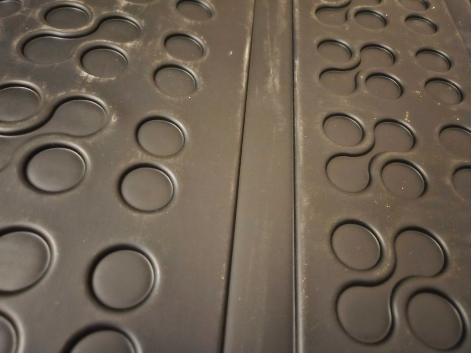 Гумена стелка багажник Audi Q3 2019--