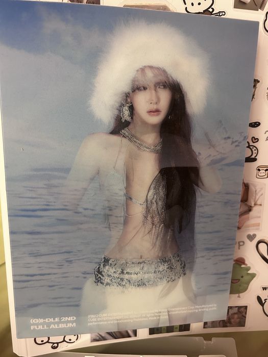 Gidle албум и карти