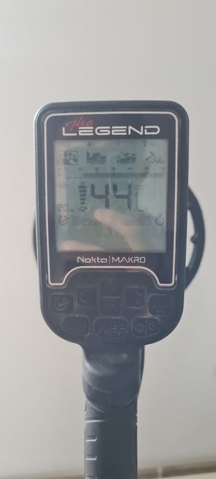 Продам металлоискатель  Нокта Легенд