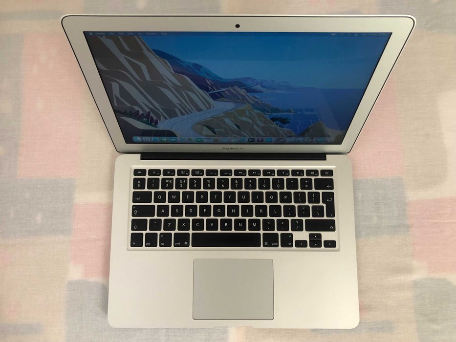 MacBook Air 13 2017 cumparat 2020 i5 1,8GHz, flash 128GB, 8 GB, CA NOU