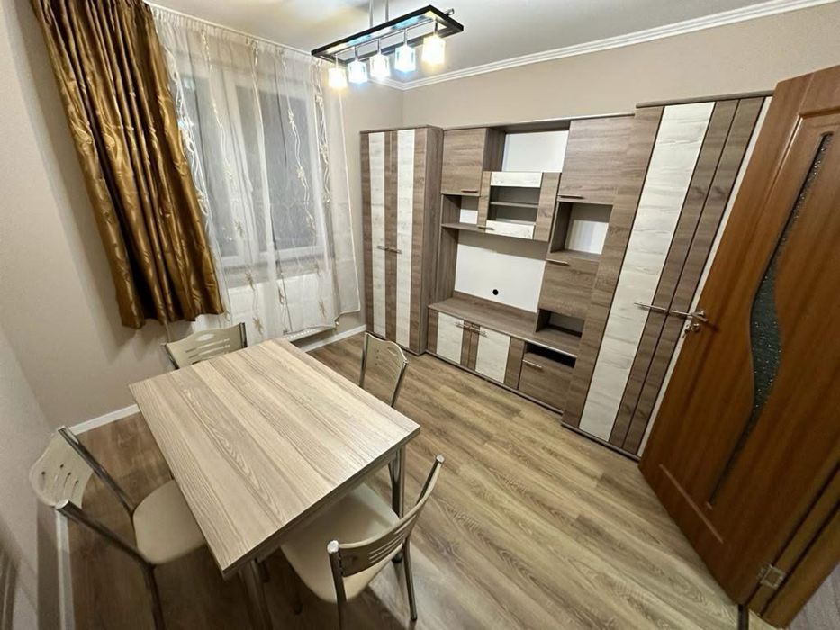 Ofer spre vanzare Apartament 3 Camere Etaj 1 Carpati limita