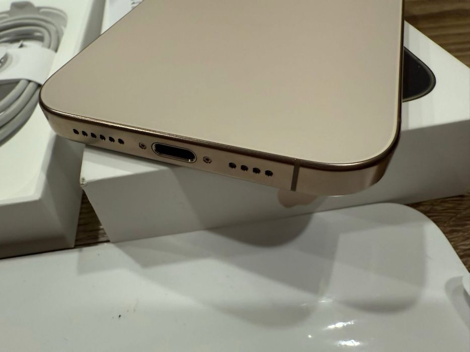 iPhone 16 PRO cu 99% Bateria