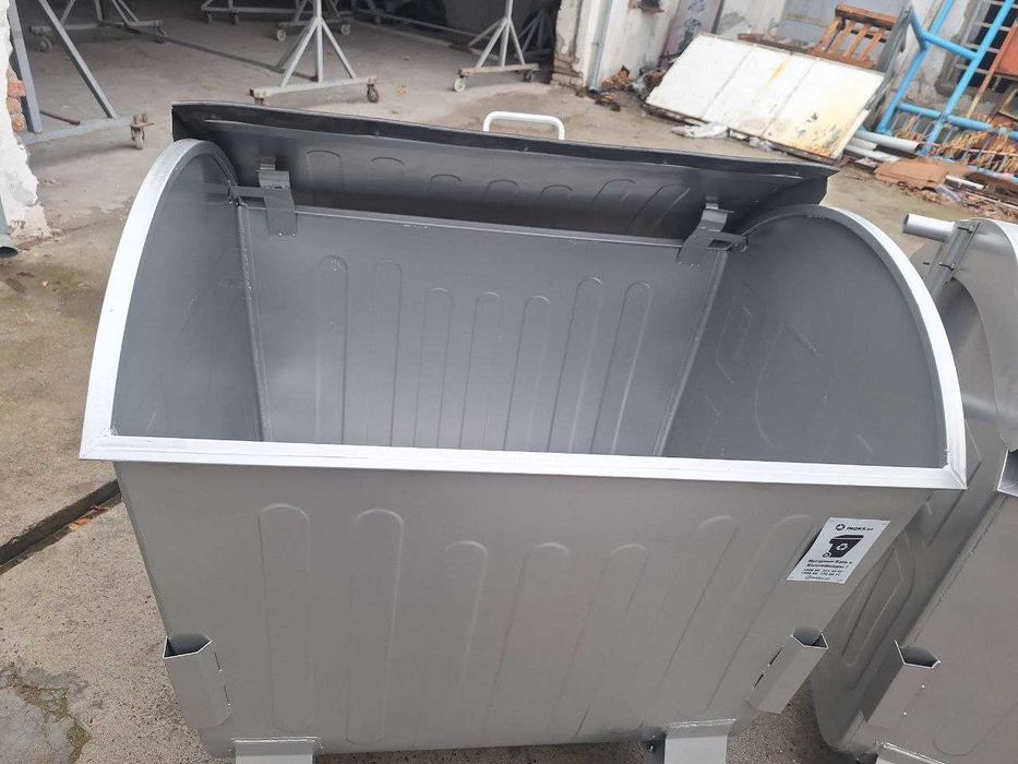 Мусорный бак 1100л Металичски