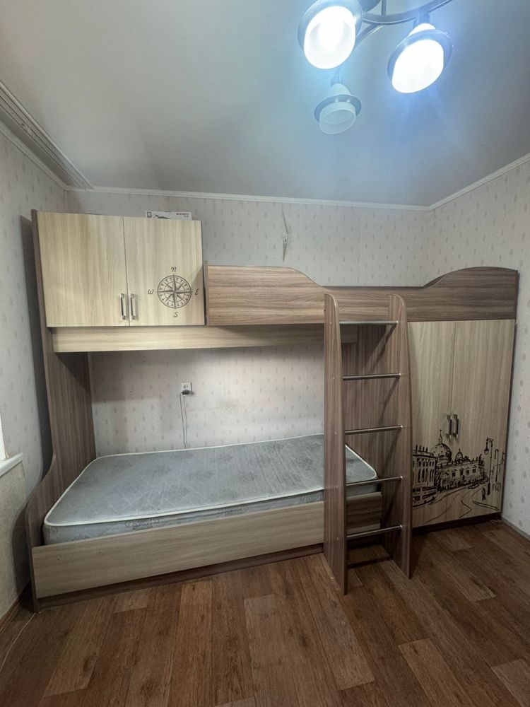 Продам детскую этажную  кровать