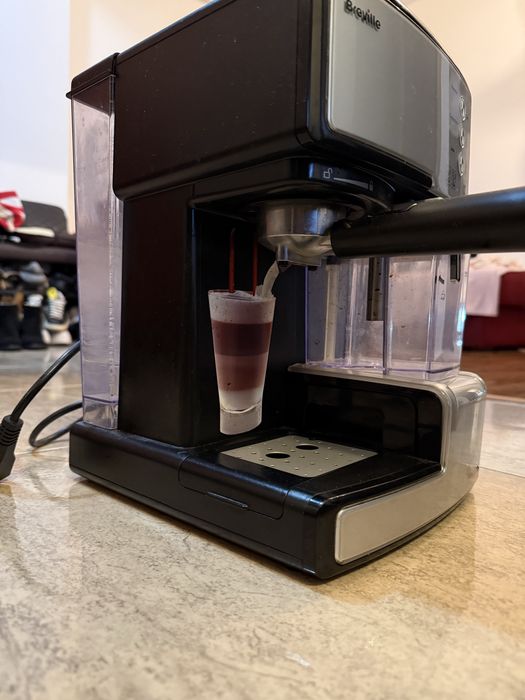 Aparat de cafea aproape nou