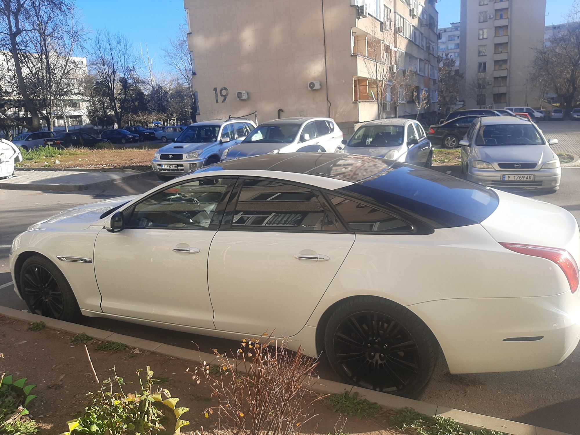Jaguars  xj  Бял !