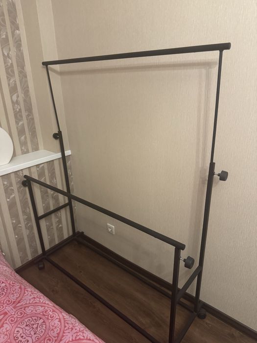 Продам вешалку зета