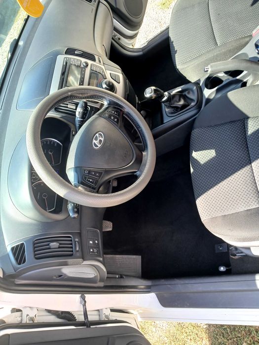 Vand Hyundai i30, 1.6,an fabricatie 2011, pret 3 200 euro negociabil