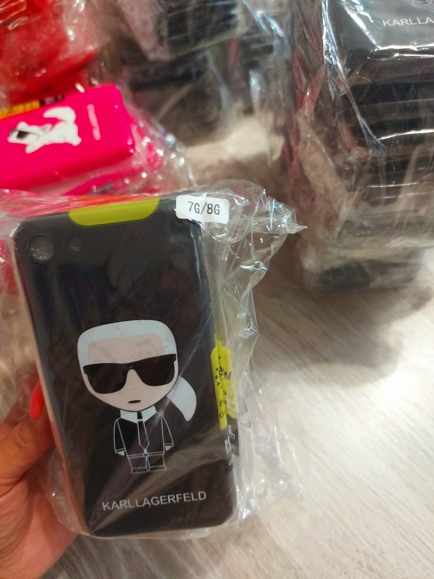 Калъфи за телефони от Karl Lagerfeld