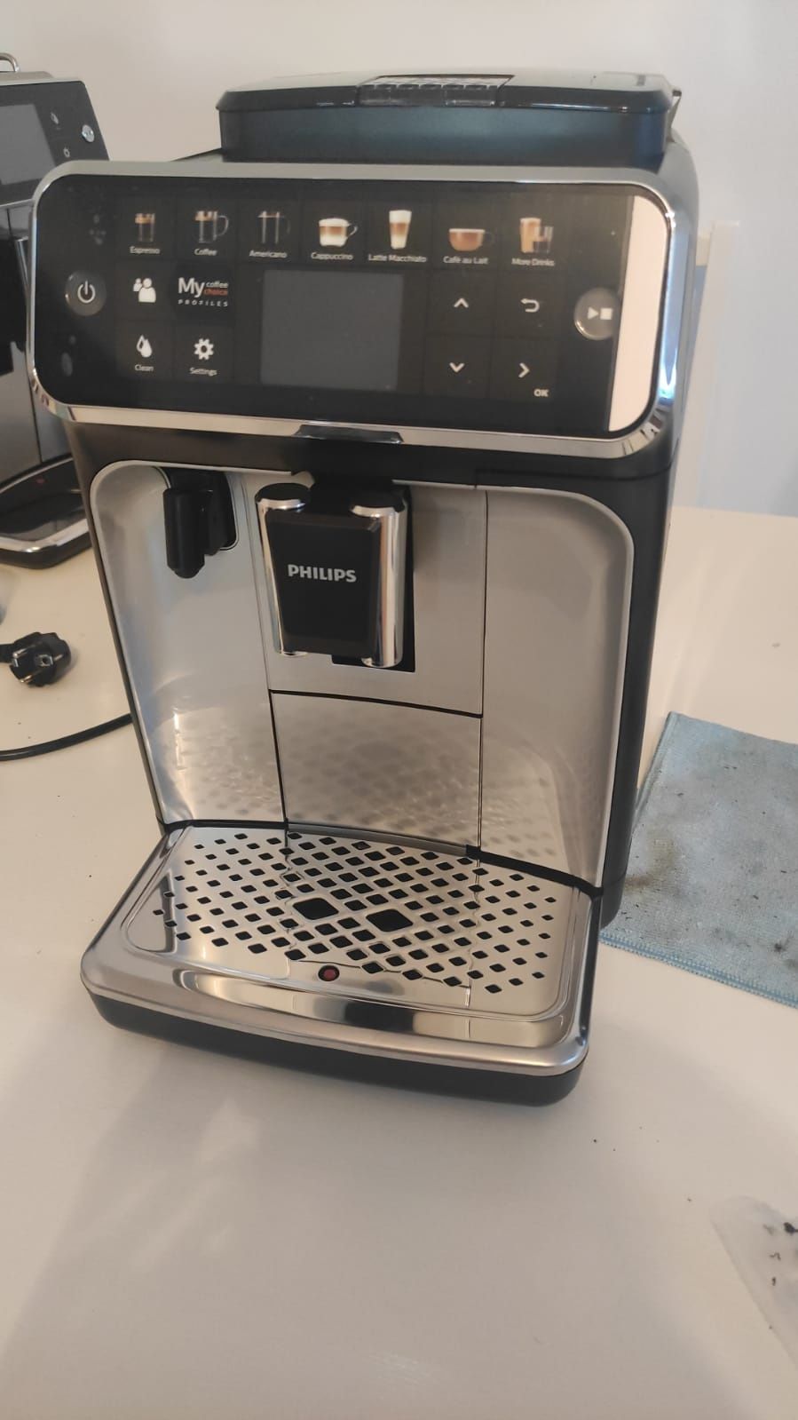 Espressor automat Philips ep5447/90 LatteGo