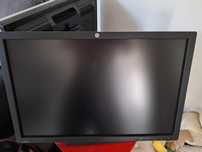монитор HP 24 инча HPZR2440w