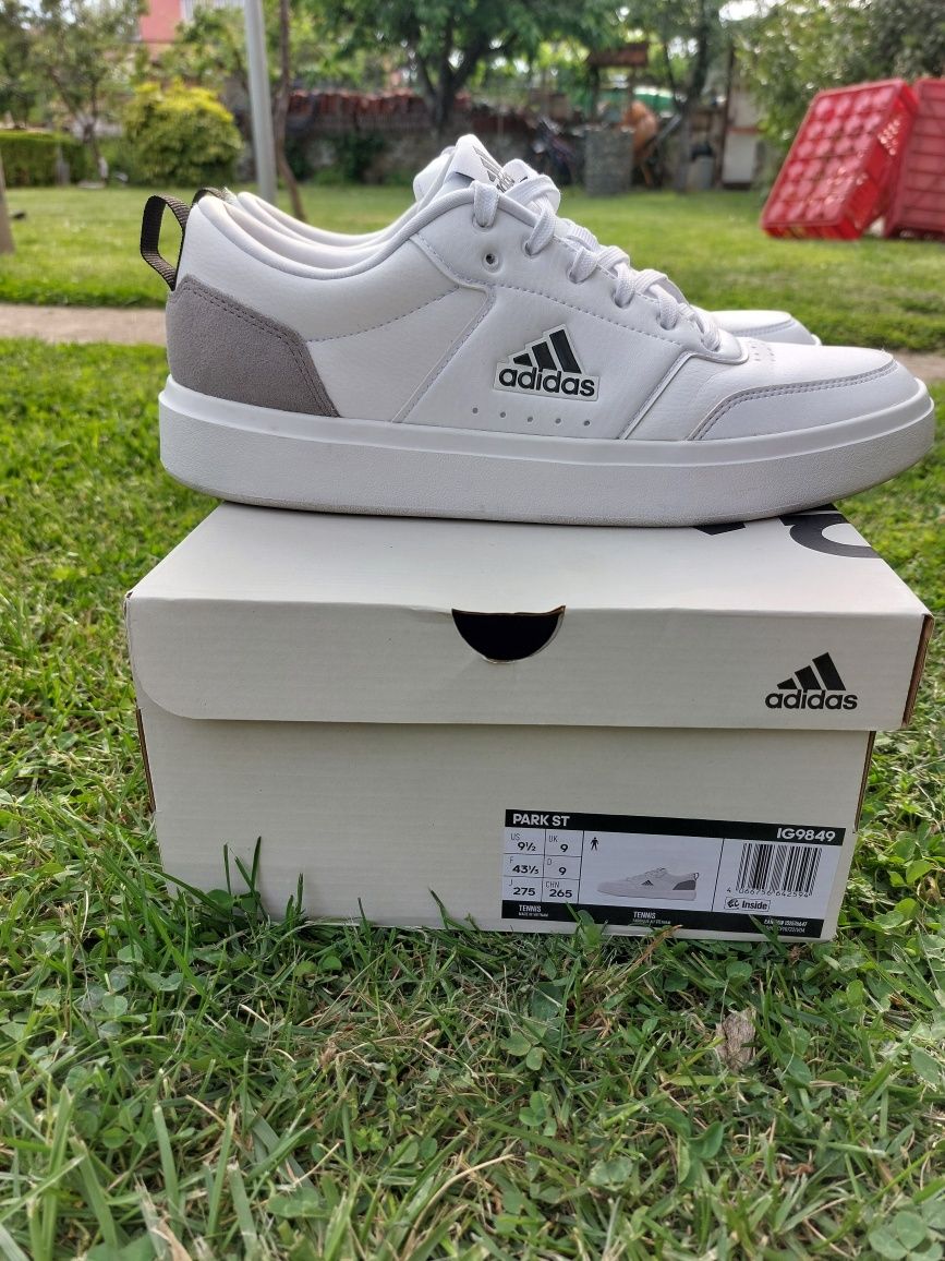 Продавам кецове Adidas Park Street
