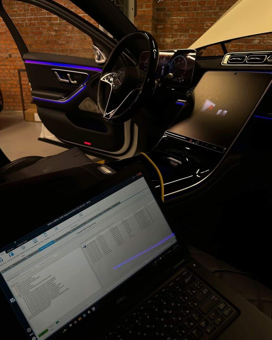 Актививиране на ///AMG меню за Mercedes Benz S-class W222/ C217